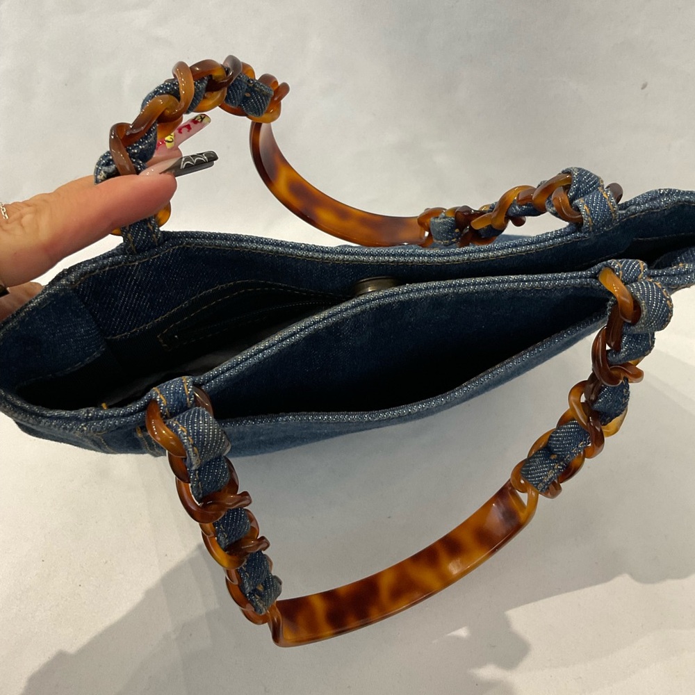 Chanel Tote - Picture 11 of 15